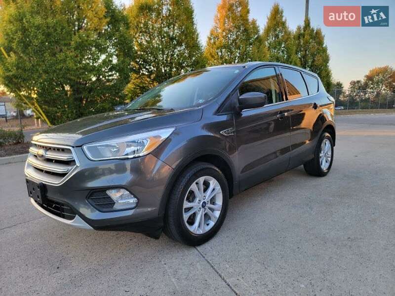 Внедорожник / Кроссовер Ford Escape 2017 в Львове