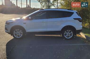 Позашляховик / Кросовер Ford Escape 2016 в Кривому Розі