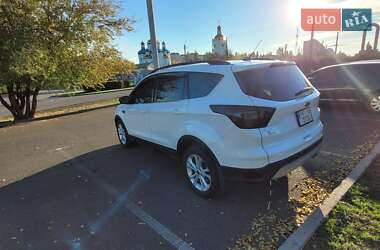 Позашляховик / Кросовер Ford Escape 2016 в Кривому Розі