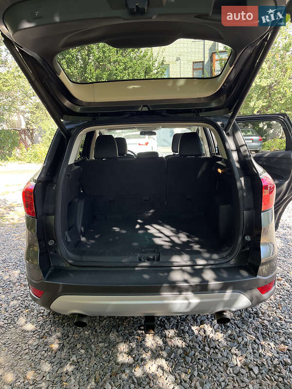 Внедорожник / Кроссовер Ford Escape 2019 в Черкассах