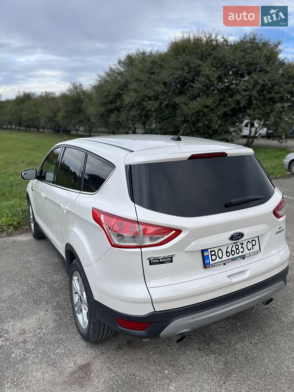 Внедорожник / Кроссовер Ford Escape 2015 в Тернополе