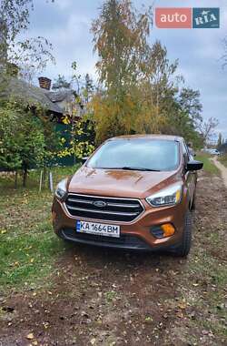 Позашляховик / Кросовер Ford Escape 2016 в Києві