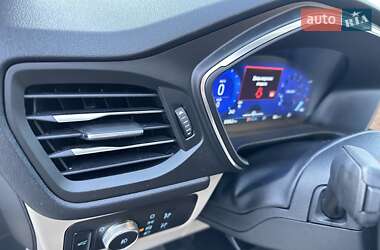 Внедорожник / Кроссовер Ford Escape 2020 в 