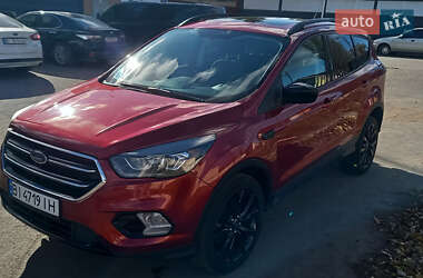 Внедорожник / Кроссовер Ford Escape 2017 в Кременчуге