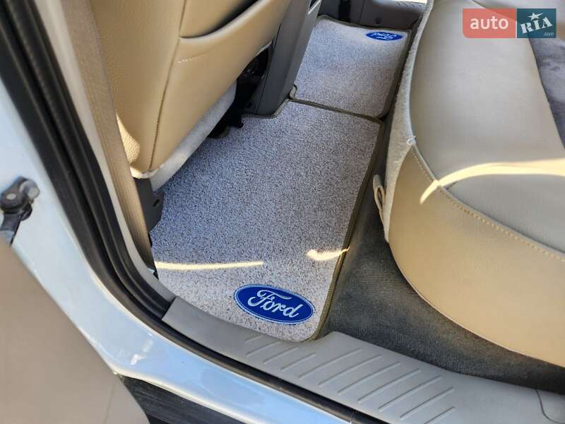 Внедорожник / Кроссовер Ford Escape 2010 в Ставище