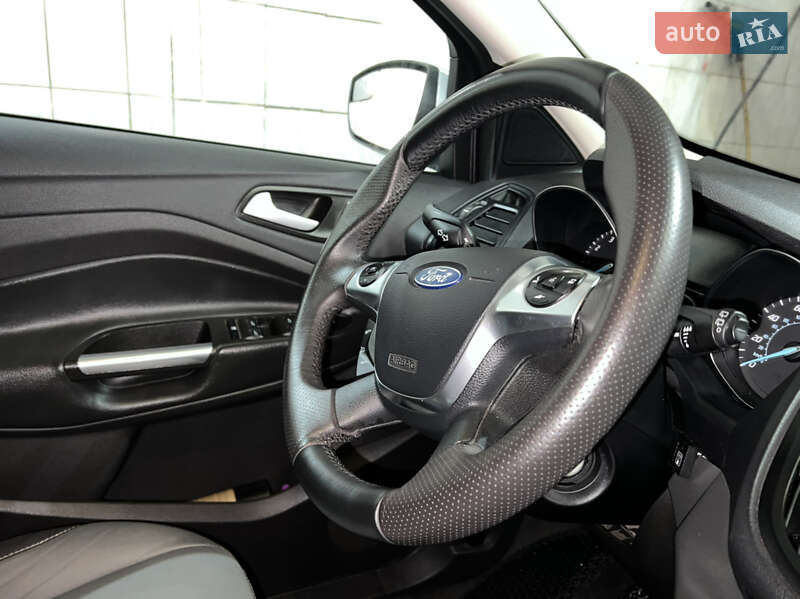 Позашляховик / Кросовер Ford Escape 2016 в Одесі