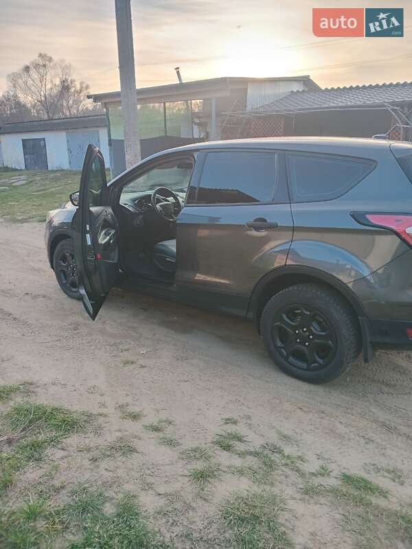 Внедорожник / Кроссовер Ford Escape 2016 в Львове