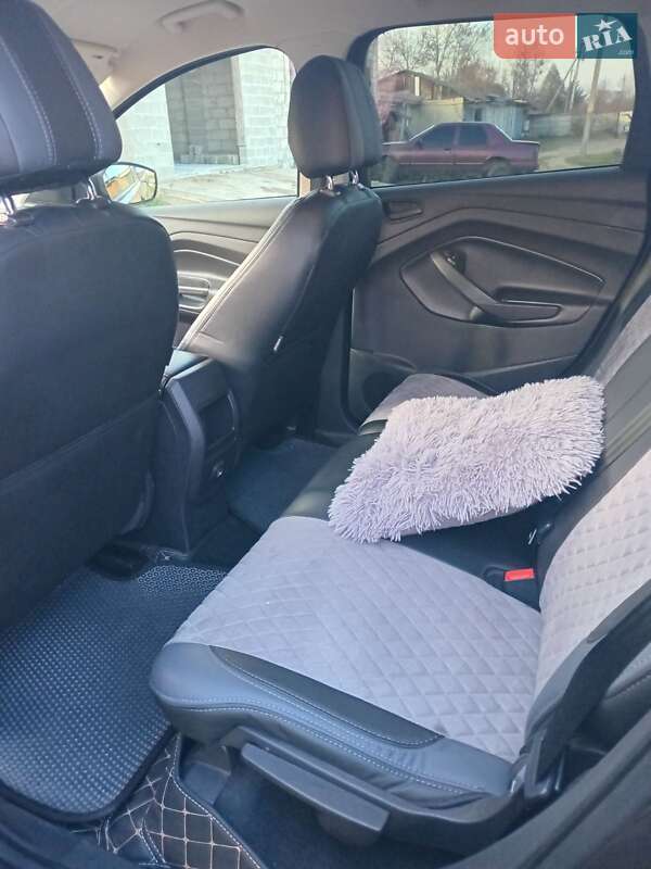 Внедорожник / Кроссовер Ford Escape 2016 в Львове