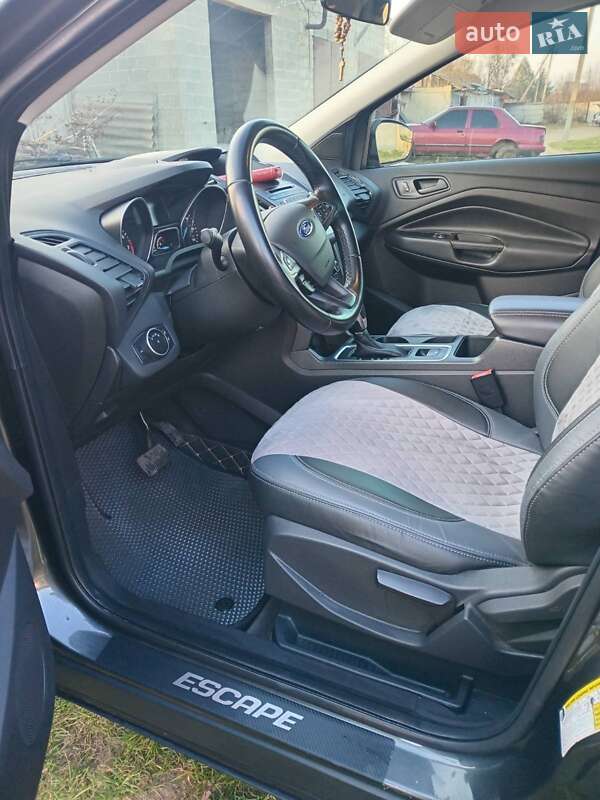 Внедорожник / Кроссовер Ford Escape 2016 в Львове