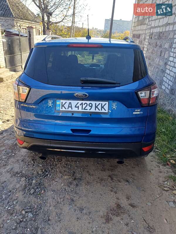Позашляховик / Кросовер Ford Escape 2017 в Первомайську