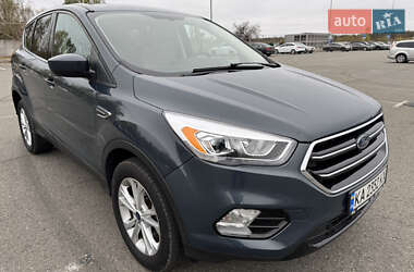Внедорожник / Кроссовер Ford Escape 2018 в 
