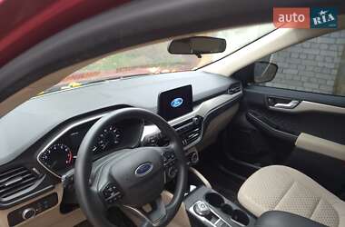 Внедорожник / Кроссовер Ford Escape 2020 в 