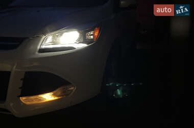 Внедорожник / Кроссовер Ford Escape 2015 в 