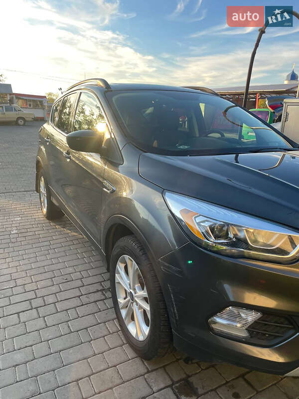 Позашляховик / Кросовер Ford Escape 2018 в Києві