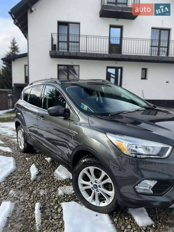 Внедорожник / Кроссовер Ford Escape 2018 в Буковеле