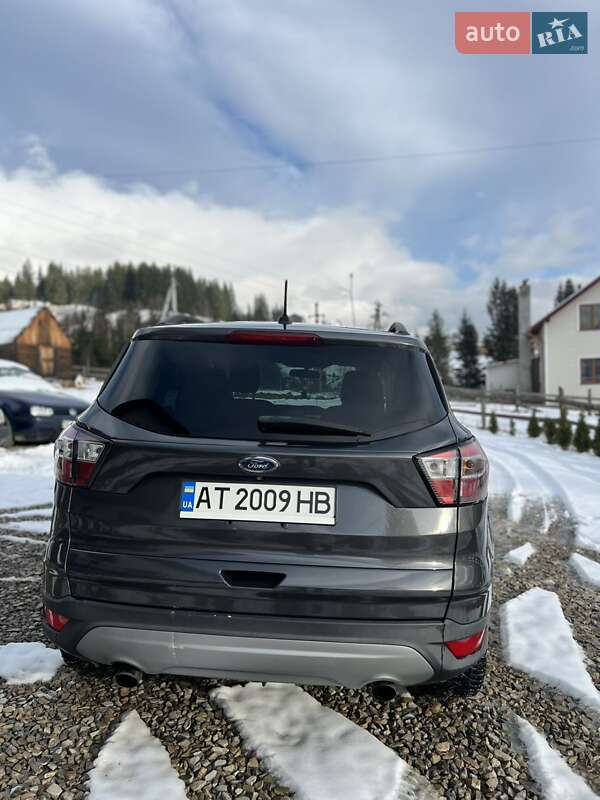 Внедорожник / Кроссовер Ford Escape 2018 в Буковеле