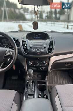 Внедорожник / Кроссовер Ford Escape 2018 в 