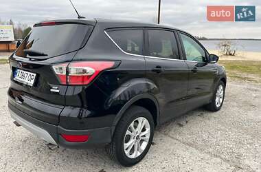 Внедорожник / Кроссовер Ford Escape 2016 в 