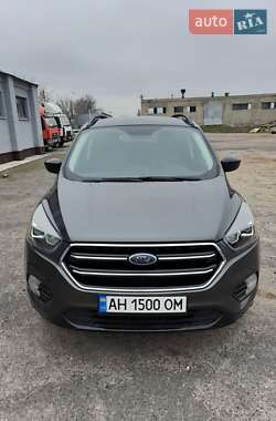 Внедорожник / Кроссовер Ford Escape 2016 в Павлограде