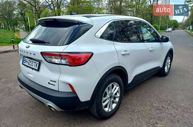 Внедорожник / Кроссовер Ford Escape 2019 в 