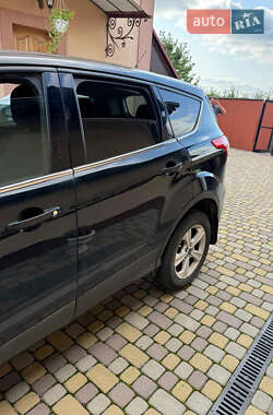 Внедорожник / Кроссовер Ford Escape 2015 в 