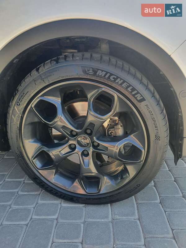 Внедорожник / Кроссовер Ford Escape 2013 в Староконстантинове