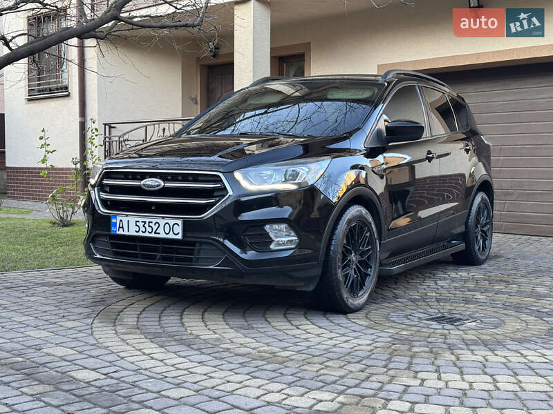 Внедорожник / Кроссовер Ford Escape 2016 в Львове