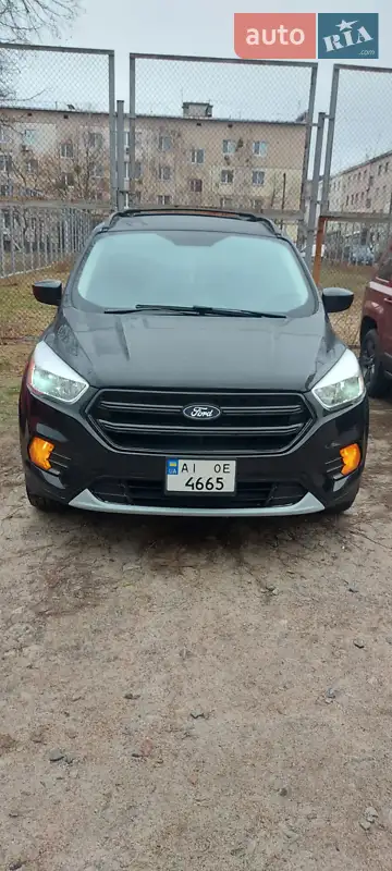 Позашляховик / Кросовер Ford Escape 2015 в 