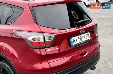 Внедорожник / Кроссовер Ford Escape 2016 в 