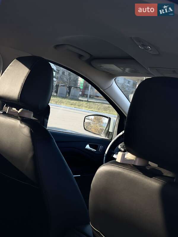 Внедорожник / Кроссовер Ford Escape 2013 в Сумах