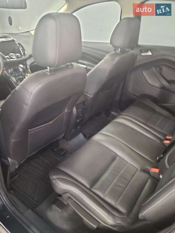Внедорожник / Кроссовер Ford Escape 2015 в Долине
