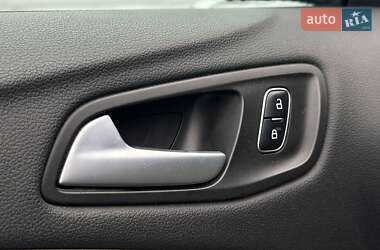 Внедорожник / Кроссовер Ford Escape 2016 в 