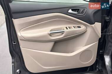 Внедорожник / Кроссовер Ford Escape 2016 в 