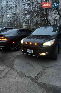 Внедорожник / Кроссовер Ford Escape 2015 в 
