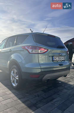 Внедорожник / Кроссовер Ford Escape 2013 в Луцке