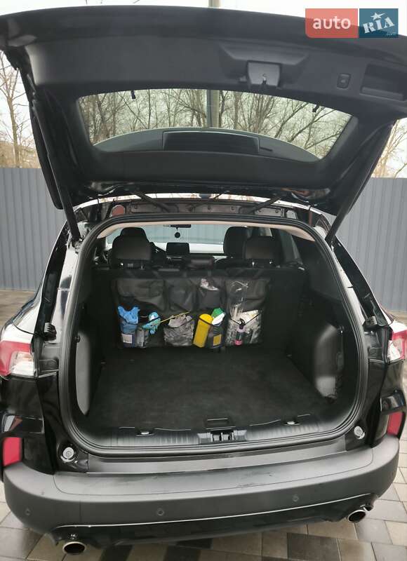 Внедорожник / Кроссовер Ford Escape 2021 в Павлограде