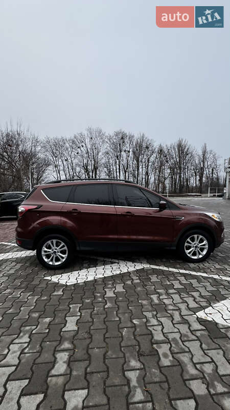 Внедорожник / Кроссовер Ford Escape 2017 в Виннице
