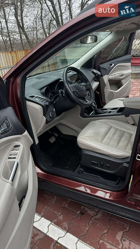 Внедорожник / Кроссовер Ford Escape 2017 в Виннице