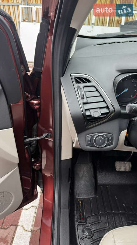 Внедорожник / Кроссовер Ford Escape 2017 в Виннице