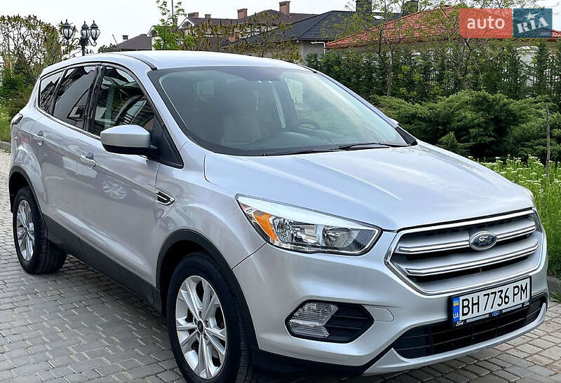 Внедорожник / Кроссовер Ford Escape 2017 в Львове