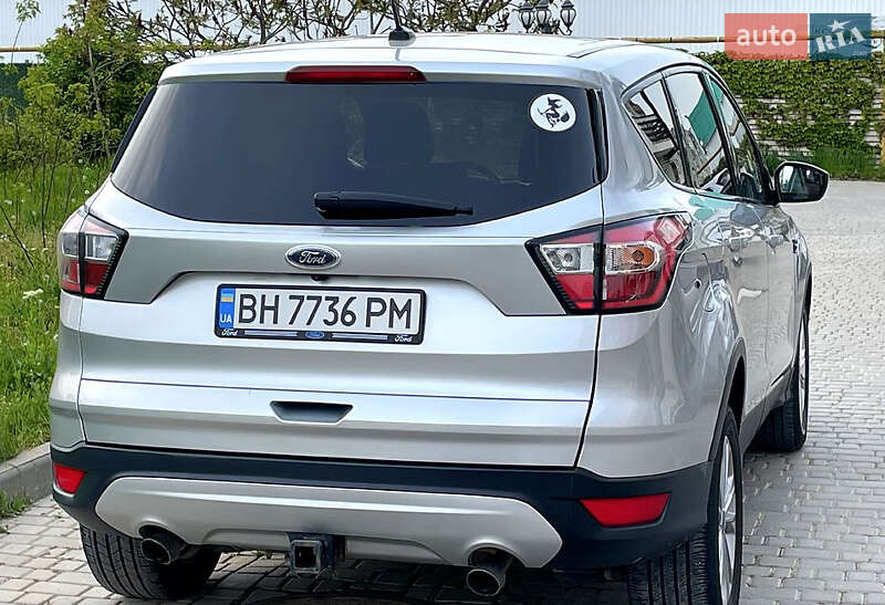 Внедорожник / Кроссовер Ford Escape 2017 в Львове