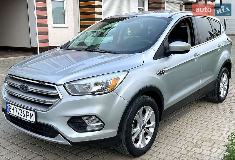 Внедорожник / Кроссовер Ford Escape 2017 в Львове