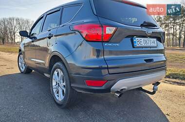 Внедорожник / Кроссовер Ford Escape 2018 в Гайсине