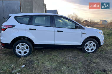 Позашляховик / Кросовер Ford Escape 2017 в Трускавці