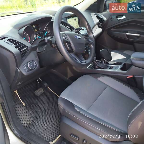 Внедорожник / Кроссовер Ford Escape 2017 в Ровно