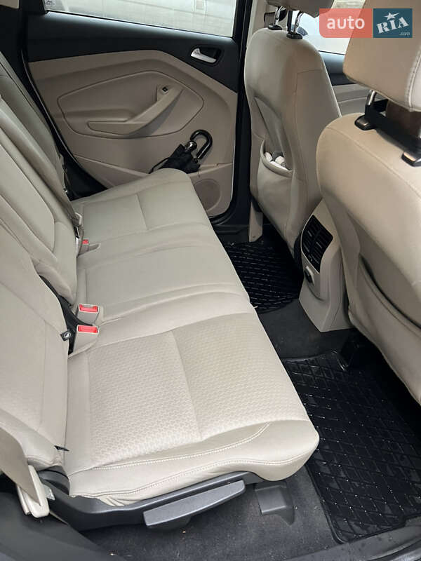 Внедорожник / Кроссовер Ford Escape 2017 в Сумах