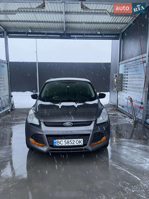 Внедорожник / Кроссовер Ford Escape 2012 в 