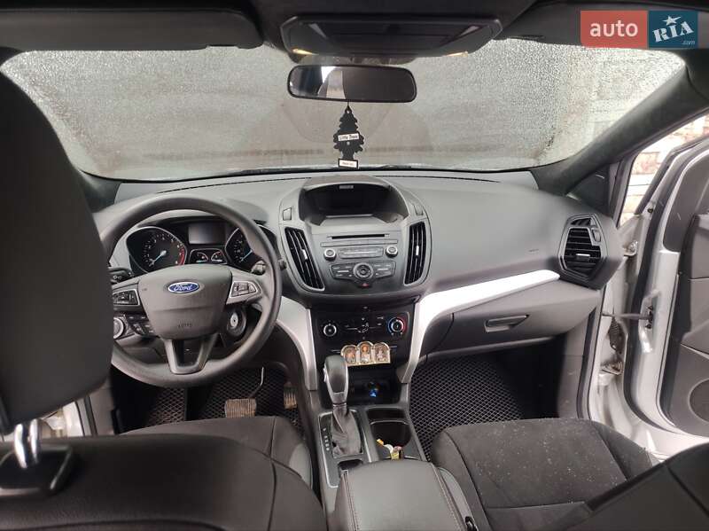 Внедорожник / Кроссовер Ford Escape 2017 в Лозовой