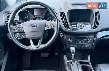 Позашляховик / Кросовер Ford Escape 2019 в Луцьку