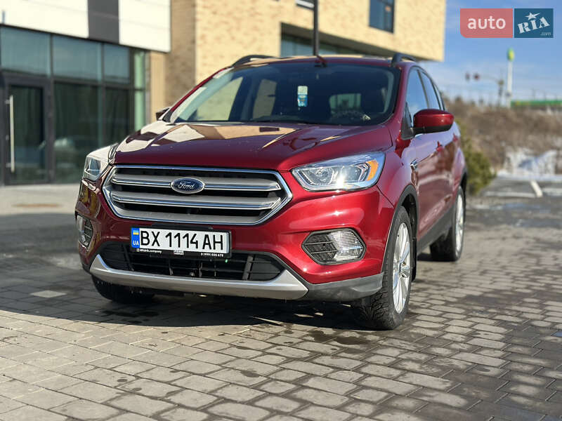 Внедорожник / Кроссовер Ford Escape 2018 в Хмельницком